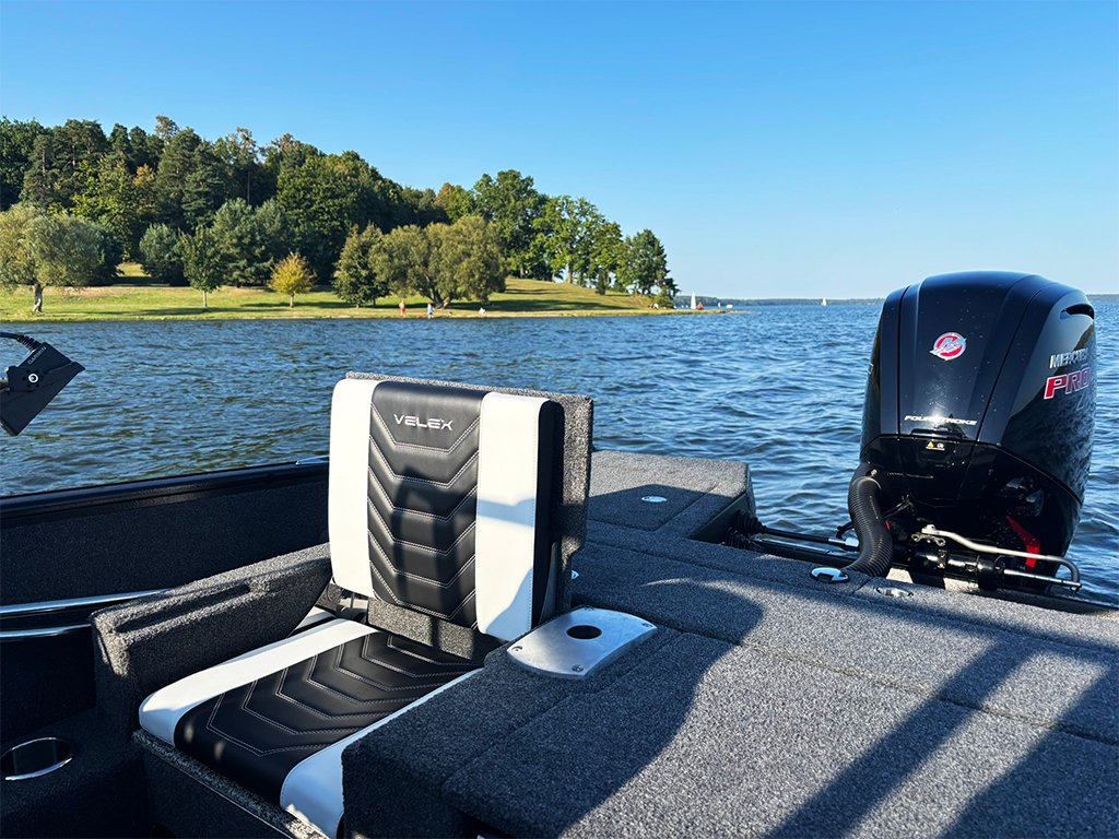 Velsen aluminium boats dealer showroom